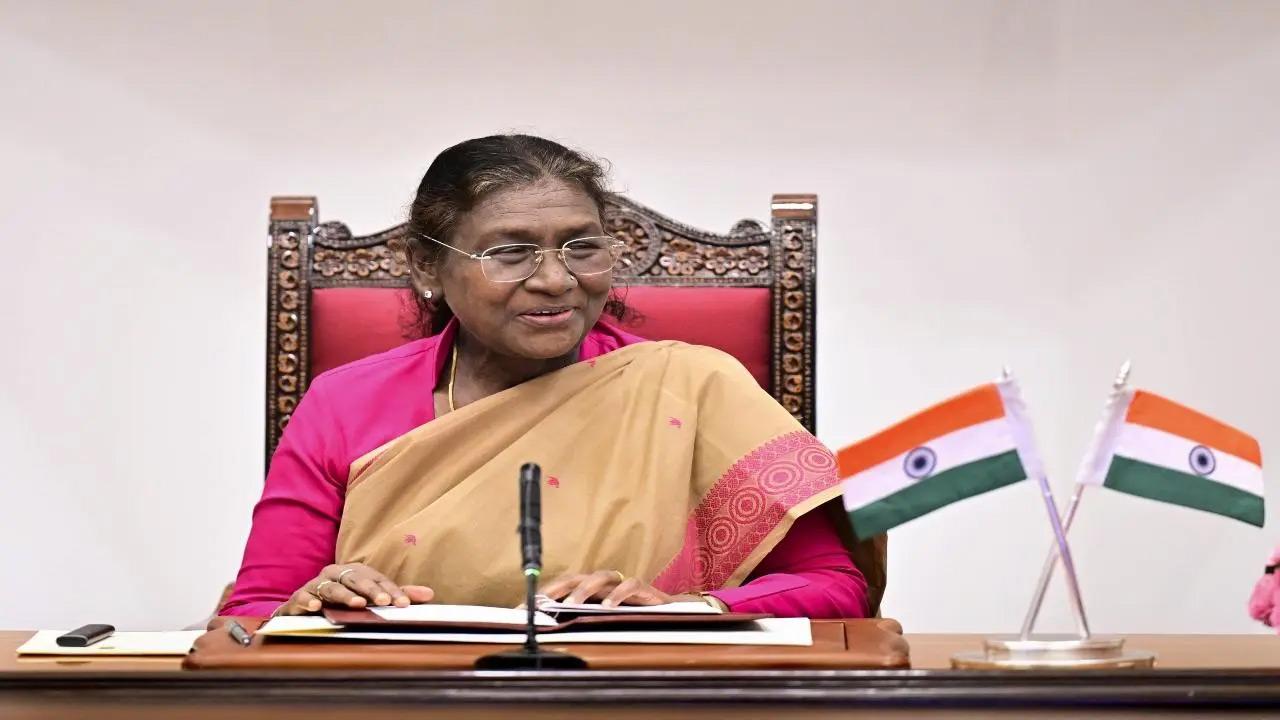 President Murmu hosts traditional ‘At Home’ reception on 77th Republic Day