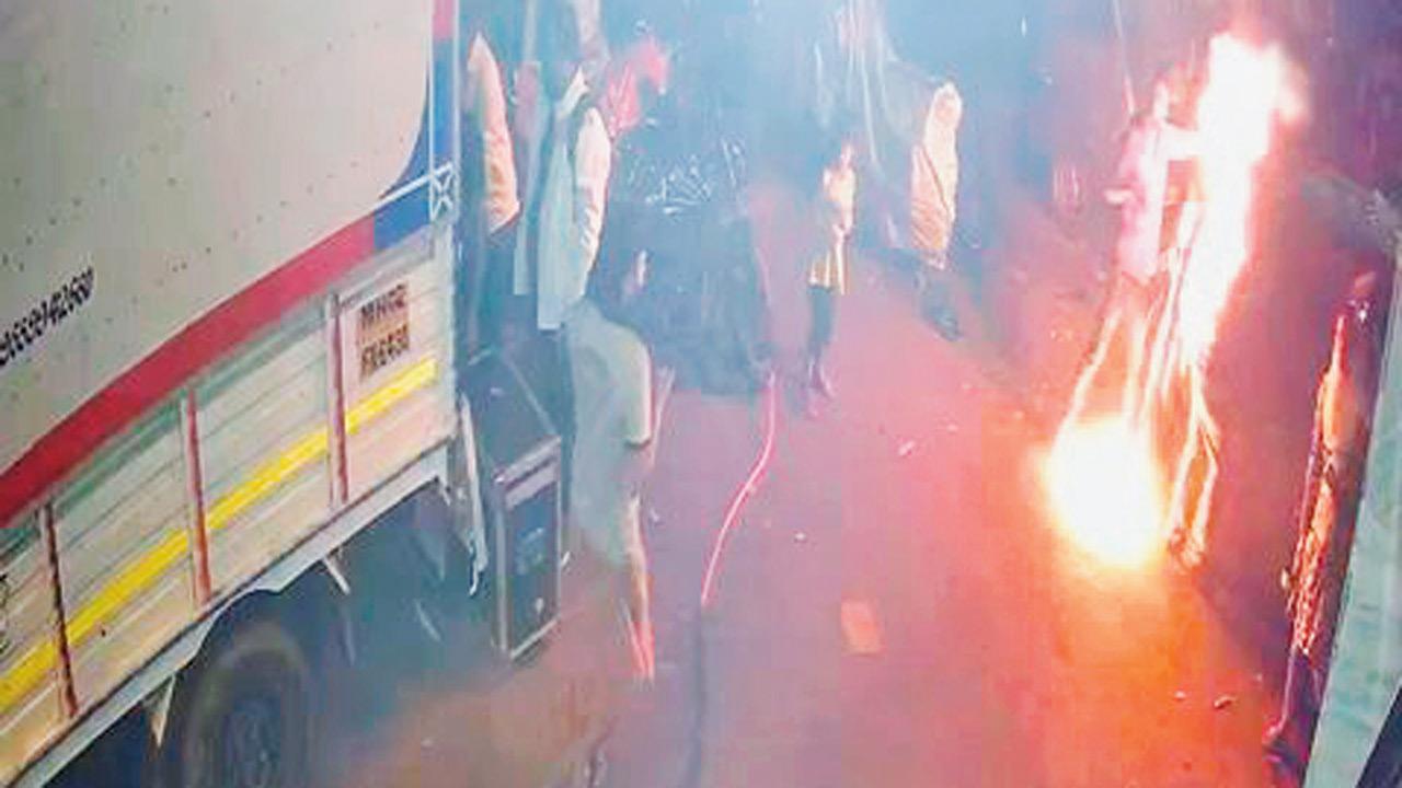 Mumbai: Man sets friend’s uncle ablaze over unpaid cigarette bill in Jogeshwari