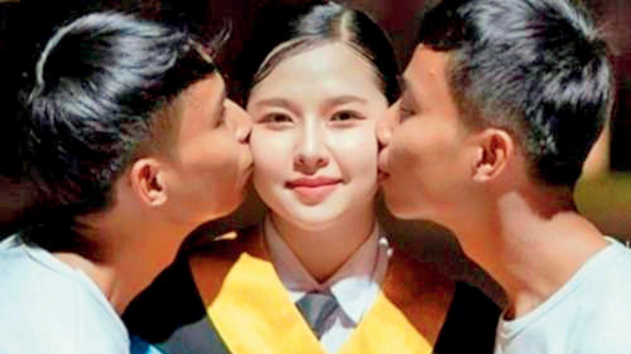 Mad World: Ham ek, hamare do