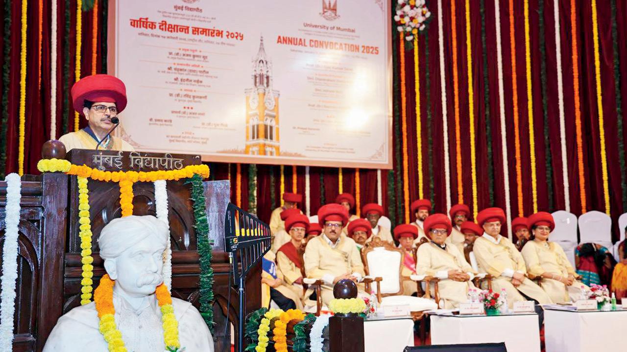 Mumbai University awards degrees to first NEP postgraduate batch