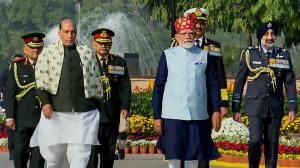 PM Modi pays tribute to fallen soldiers at National War Memorial on Republic Day