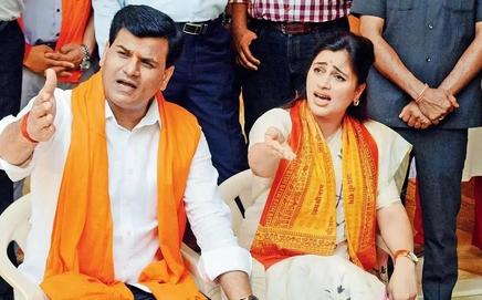 MLA Ravi Rana and his wife Navneet Rana. File Pic/PTI