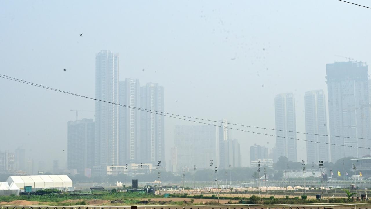 Bandra Kurla Complex recorded AQI of 163, Borivali: 134, Byculla 199, Andheri East 153, Chembur 127,Deonar 162, and Ghatkopar 130. PIC/SHADAB KHAN