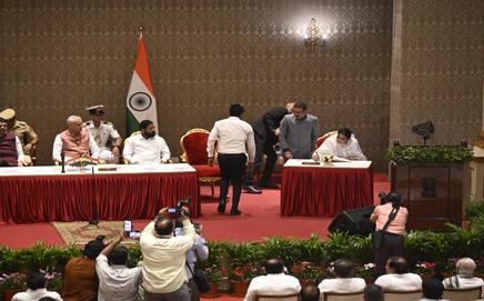 Sunetra Pawar took oath as Maharashtra Deputy CM in Lok Bhavan on Saturday. PIC/ASHISH RAJE