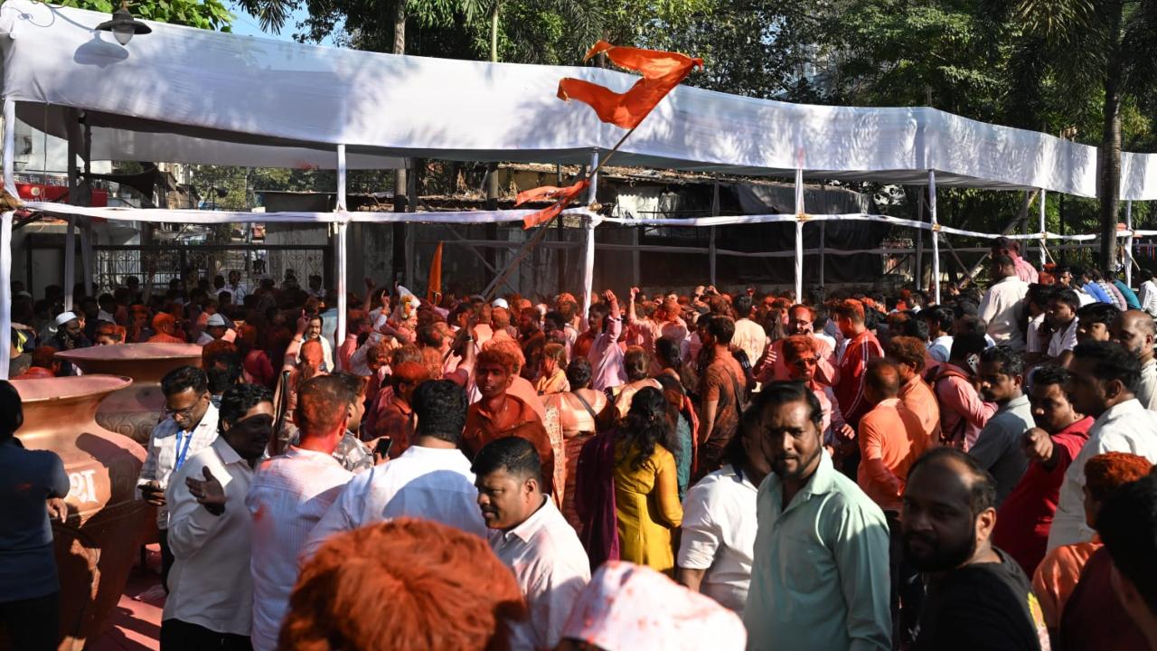 <p>Security arrangements were in place to manage the crowd outside the counting centre</p>