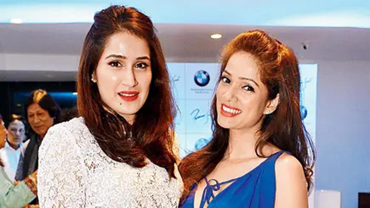 Chak De India stars Sagarika Ghatge and Vidya Malvade reunite for New Year