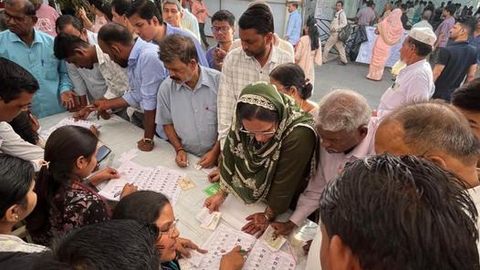 BMC election 2026: Voters face chaos at Andheri polling booth over missing names