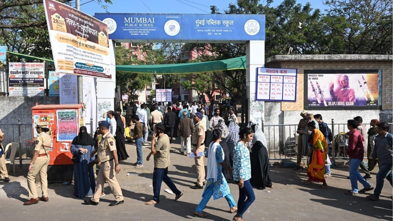 Voters complain of missing booth numbers and long queues in Andheri