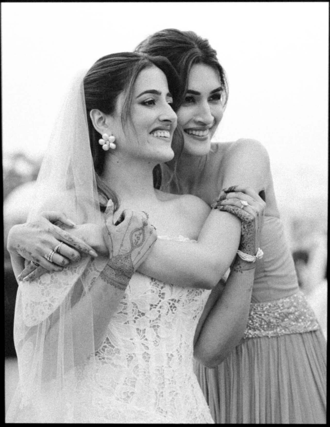 <p>Pure sibling love! Kriti Sanon wraps Nupur in a warm hug on her wedding day, proving sisters are forever.</p>