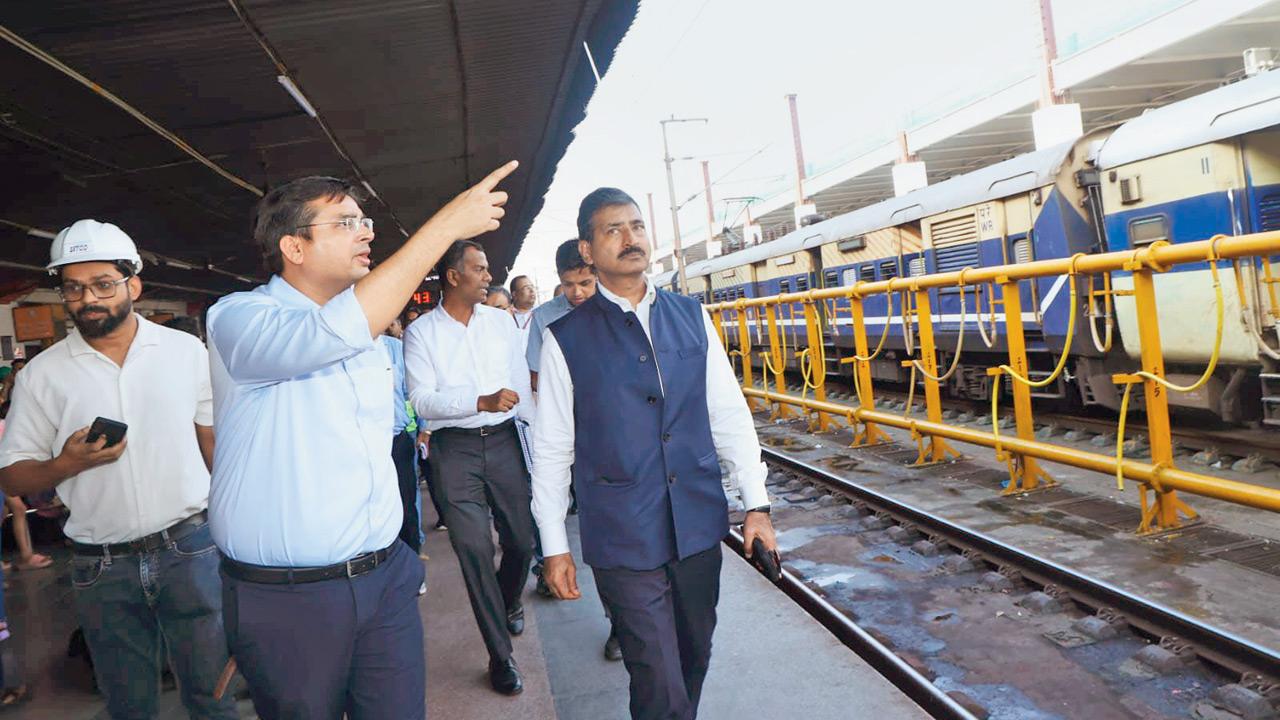 Vivek Kumar Gupta, WR general manager and officiating head of CR (right), during a field inspection. Pic/By Special Arrangement