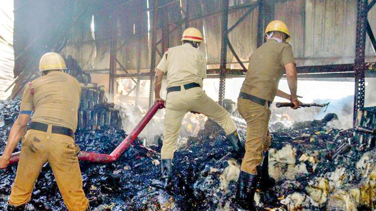 West Bengal: Death toll rises to 21, 28 still missing in Anandapur blaze