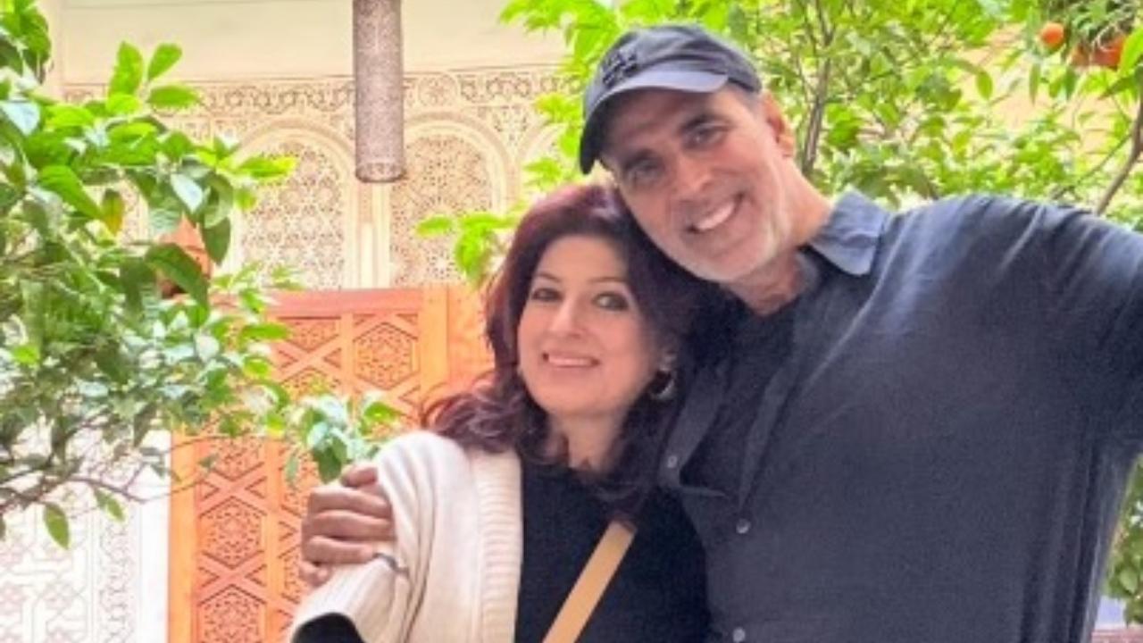 Twinkle Khanna spent her birthday sniffing around with Akshay Kumar