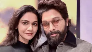 Allu Arjun and wife Sneha Reddy mobbed in Hyderabad