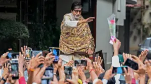 Watch! Amitabh Bachchan mobbed by huge crowd in Surat as he arrives for ISPL