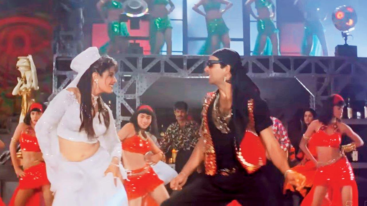 Raveena Tandon and Akshay Kumar in ‘Tu Cheez Badi Hai Mast...’ from ‘Mohra’
