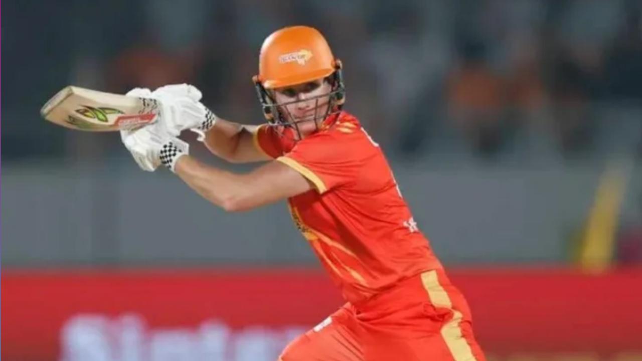 <p>Having put to bat first, Gujarat Giants` wicketkeeper-batswoman Beth Mooney scored 38 runs in 34 balls, with the help of five boundaries. Fellow opening batswoman Danni Wyatt-Hodge accumulated 14 runs in eight balls, and also smashed three boundaries <em><strong>(Pic: wplt20.com)</strong></em></p>