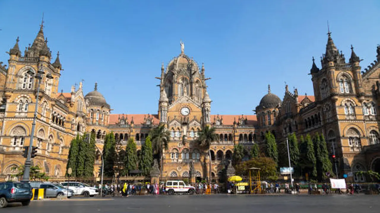 Iconic landmarks across India glow in tricolour hues ahead of Republic Day