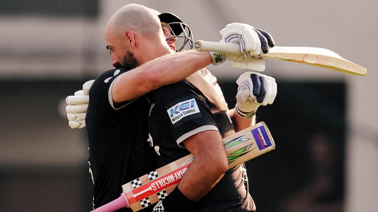 Daryl Mitchell, Glenn Phillips' centuries help Kiwis cruise to 337 runs