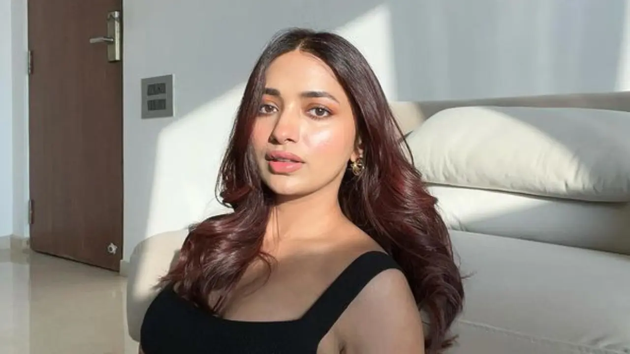 Is Bigg Boss OTT fame Jiya Shankar dating Kaaran Dhanak? Find out