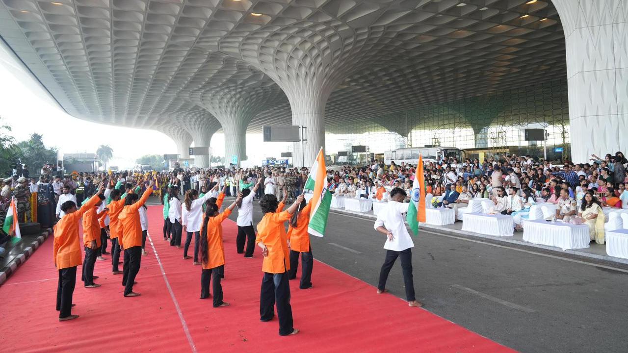 The celebrations continued with vibrant cultural performances representing India’s rich diversity