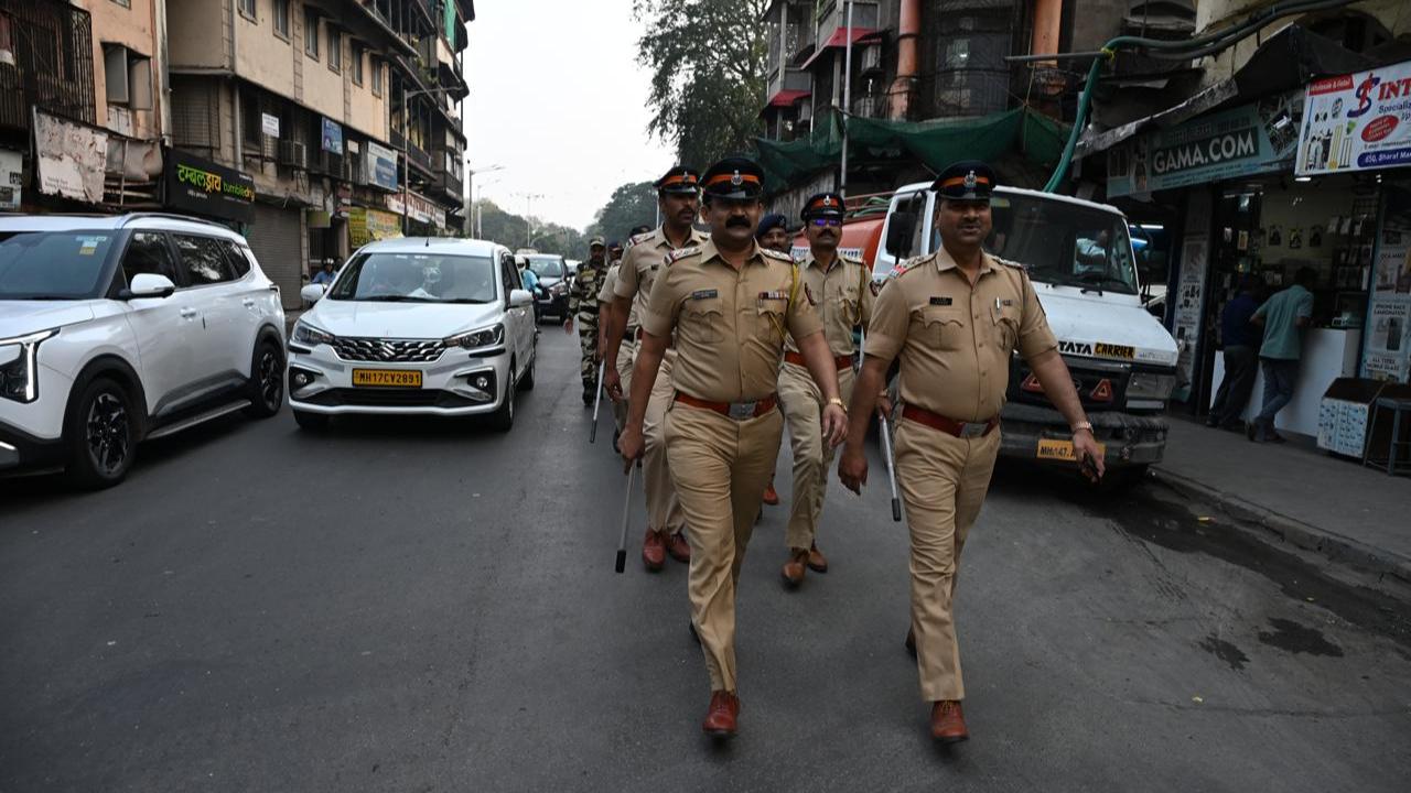 <p>Mumbai Police have planned adequate security arrangements for the BMC elections on January 15</p> <p>Mumbai Police have planned adequate security arrangements for the BMC elections on January 15</p>