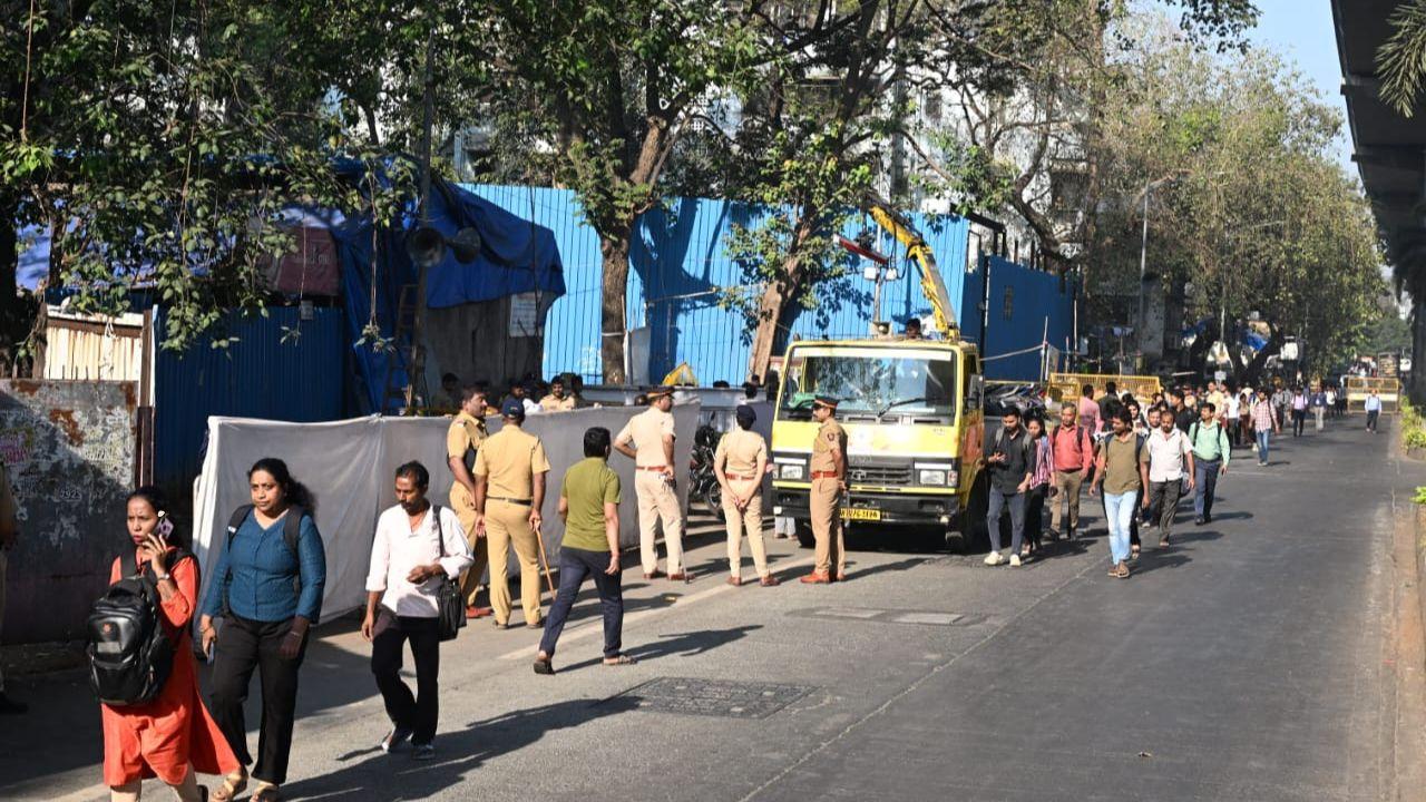 <p>Around 50 per cent polling was recorded in the 29 municipal corporations, State Election Commissioner Dinesh Waghmare said after the end of voting</p> <p>Around 50 per cent polling was recorded in the 29 municipal corporations, State Election Commissioner Dinesh Waghmare said after the end of voting</p>