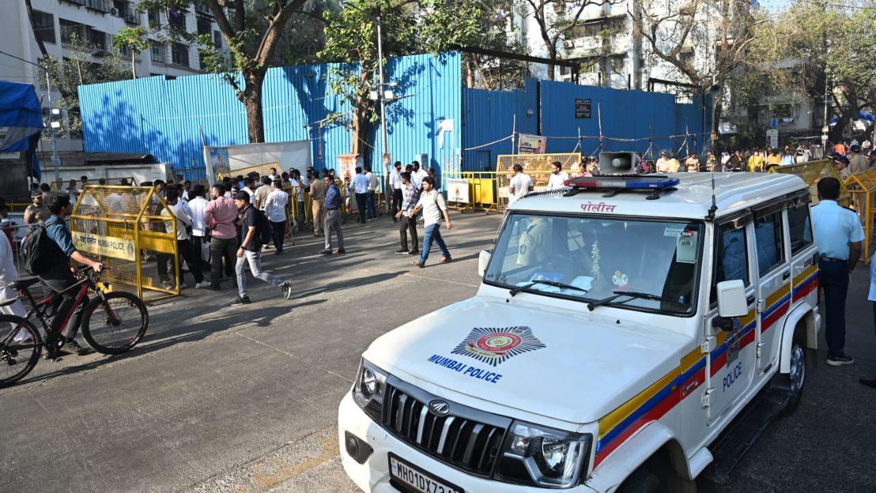 <p><a href="https://www.mid-day.com/bmc-election/results">Counting of votes </a>polled in elections to 29 municipal corporations across Maharashtra began on Friday morning with the spotlight on Mumbai, where the BJP-led Mahayuti bloc is locked in a prestige battle with the reunited Thackeray cousins for control of India`s richest civic body</p> <p><a href="https://www.mid-day.com/bmc-election/results">Counting of votes </a>polled in elections to 29 municipal corporations across Maharashtra began on Friday morning with the spotlight on Mumbai, where the BJP-led Mahayuti bloc is locked in a prestige battle with the reunited Thackeray cousins for control of India`s richest civic body</p>