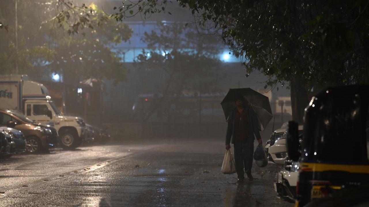 Several other areas such as Borivli, Andheri, Bandra, Mahim, Vasai and Thane also reported rainfall through the morning hours