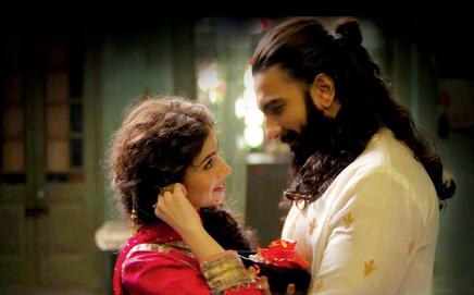 (From left) Sara Arjun with Ranveer Singh 