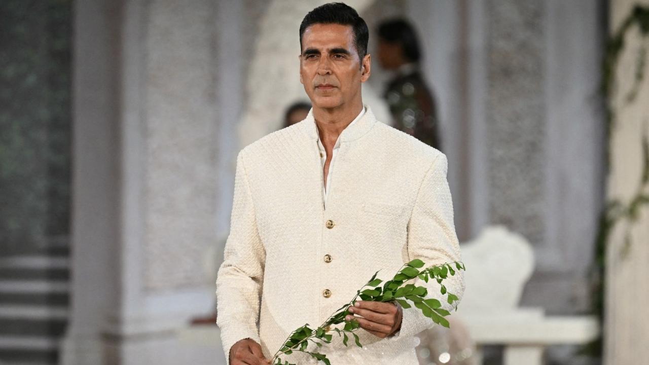 Akshay Kumar also extended his Republic Day greetings on Instagram, with the message 