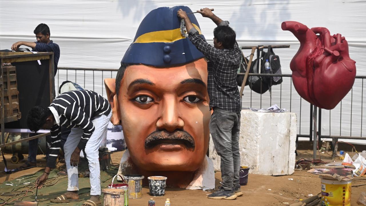 IN PHOTOS: Artists prepare as Mumbai gears up for R-Day with thematic tableaux