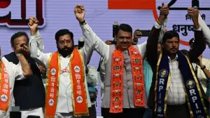 Fadnavis-Shinde target Thackeray camp, pitch development agenda at joint rally