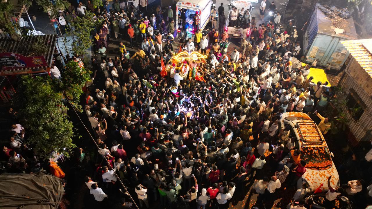 <p>Expressing confidence about the upcoming election, Shinde said that the people of Mumbai would support the Mahayuti alliance for stable and transparent civic governance</p>