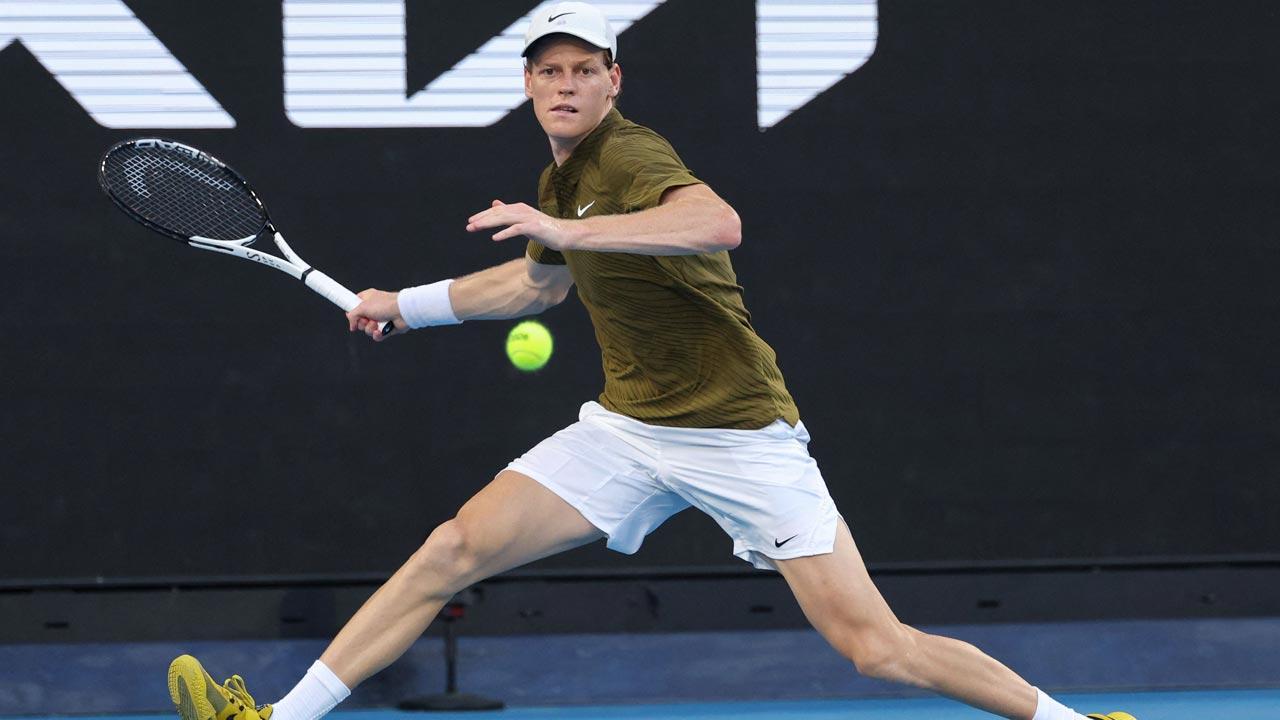 'Heat is off': Jannik Sinner advances to Australian Open quarterfinals