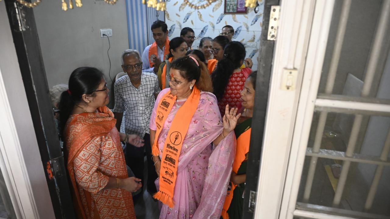 The party workers were also seen interacting with local residents, distributing campaign material and appealing for votes for the alliance candidate