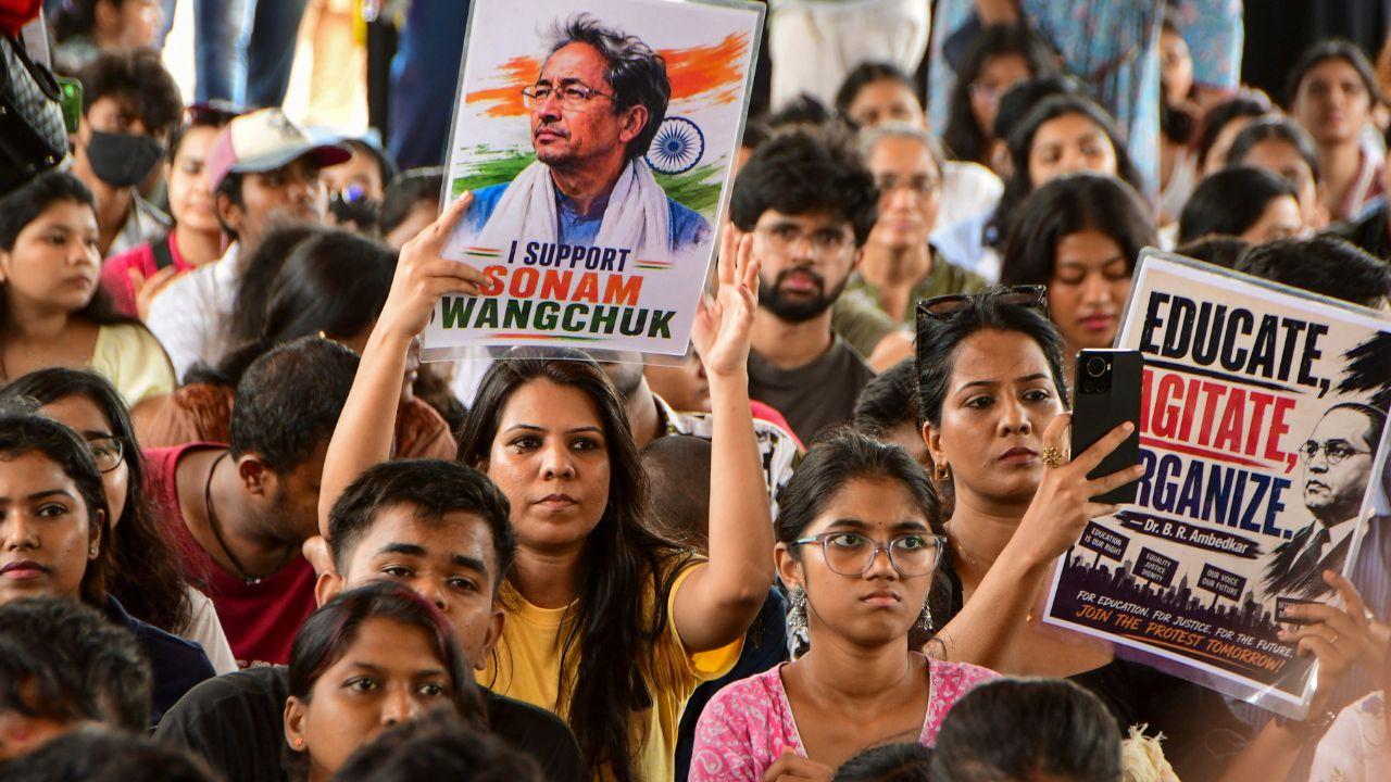 The protesters also sought the resignation of Union Education Minister Dharmendra Pradhan, holding him accountable for the alleged NEET paper leak case and demanding strict action against those involved in examination malpractices