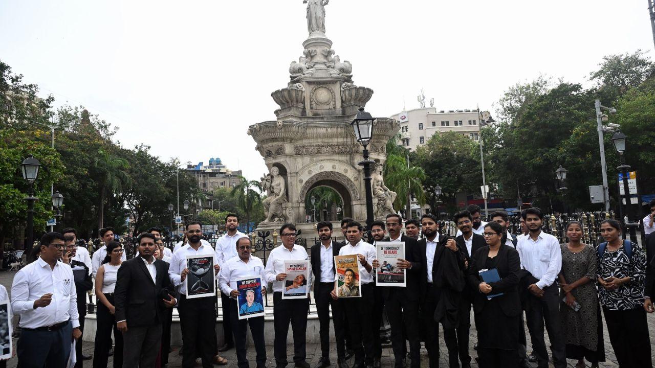 Holding placards carrying messages of support, the lawyers called for dialogue and a peaceful resolution to the issues raised by Wangchuk Holding placards carrying messages of support, the lawyers called for dialogue and a peaceful resolution to the issues raised by Wangchuk