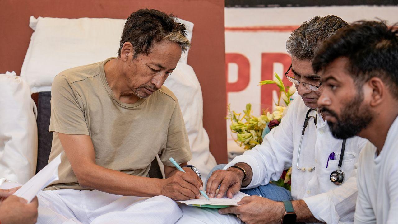 Sonam Wangchuk's blood pressure was recorded at 105/76, blood sugar at 80 mg/dL, oxygen saturation at 97 per cent, while hydration was described as fair. Doctors said he is conscious and mentally alert but requires continuous monitoring