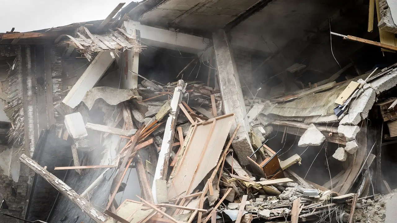 Mumbai: 51-year-old dies after third-floor balcony collapses in Walkeshwar Representational Image