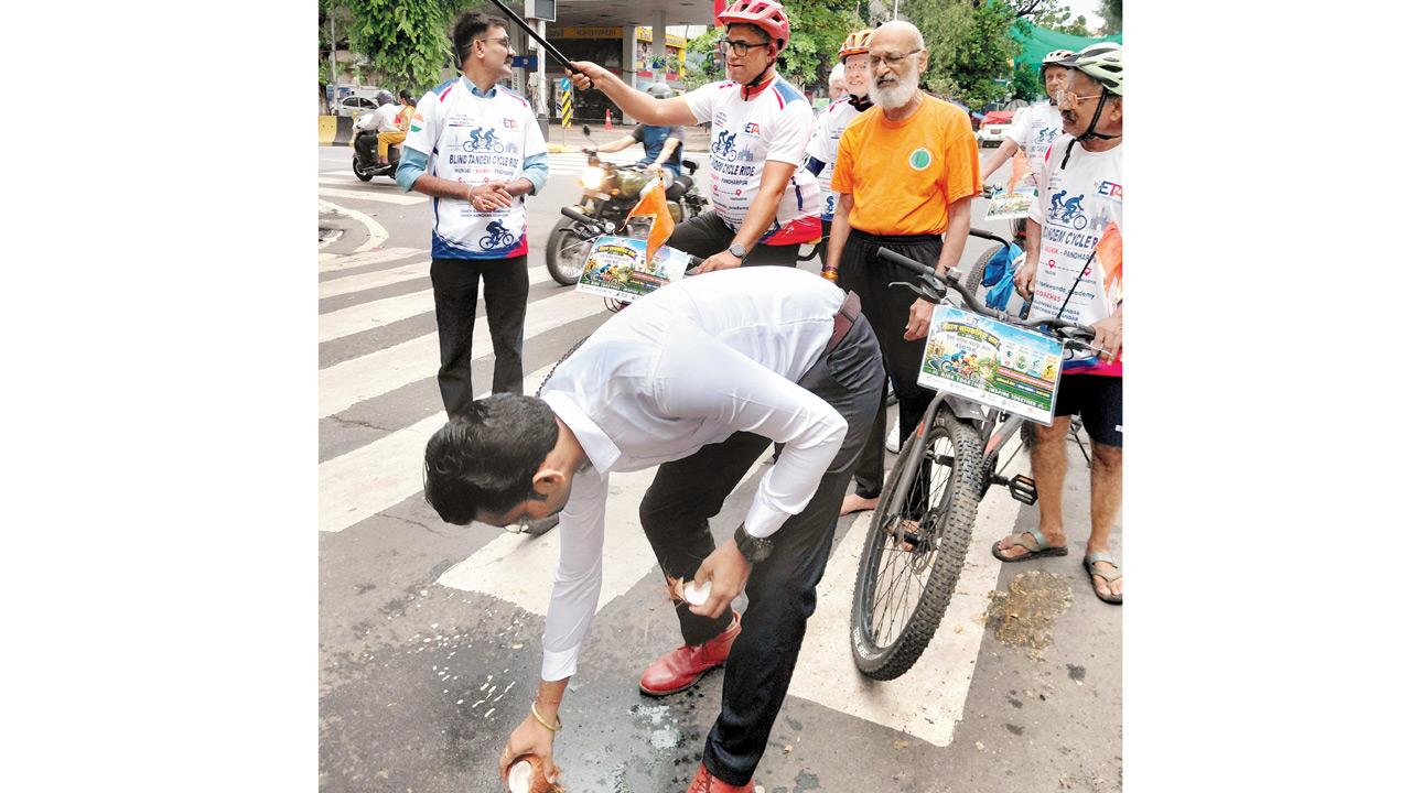 Mumbai-to-Pandharpur tandem cycle Wari begins with visually impaired and sighted cyclists