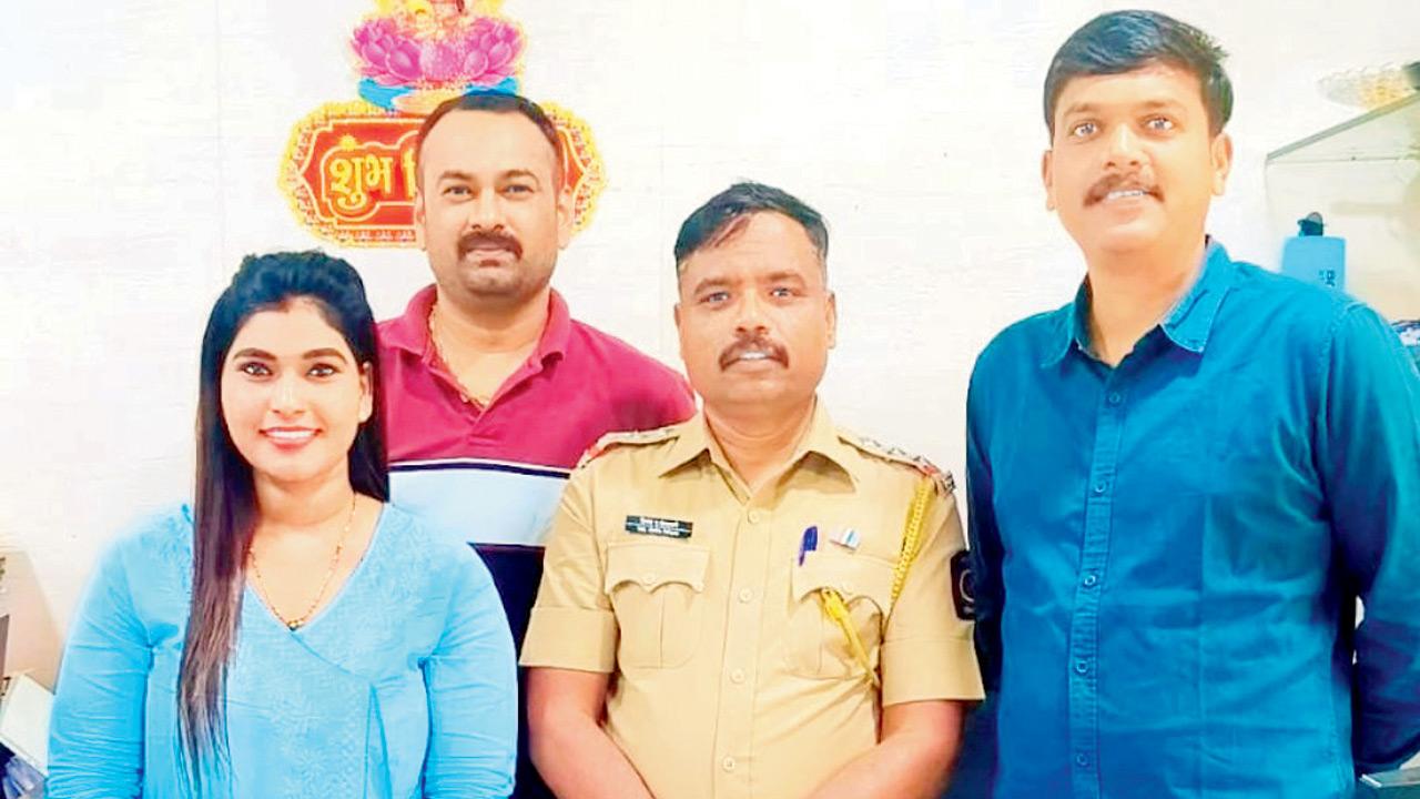 Kandivli cyber team, which worked on the case (From Left) PC Jayshri Talware, PC Balkrishna Khade, API Deepak Kadbane, PC Sanket Sawant. Pic/By Special Arrangement