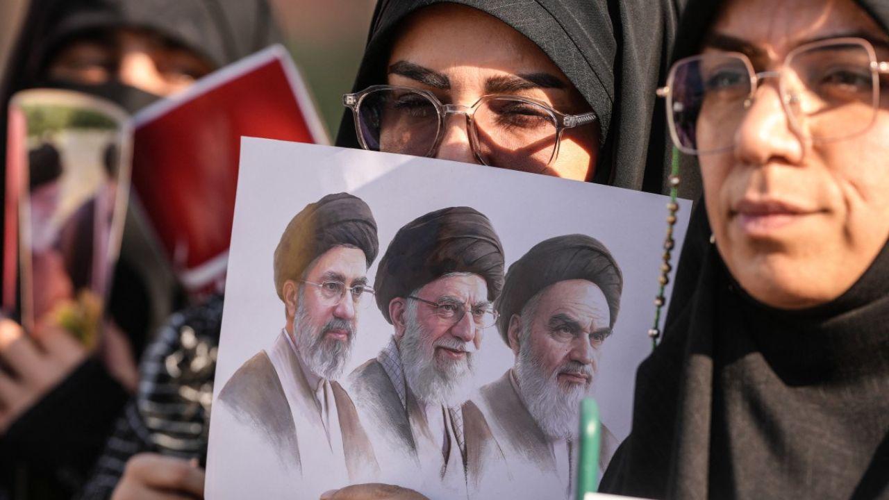 The procession in Najaf came as the United States and Iran renewed hostilities in the Strait of Hormuz, putting more pressure on a deal to end the war
