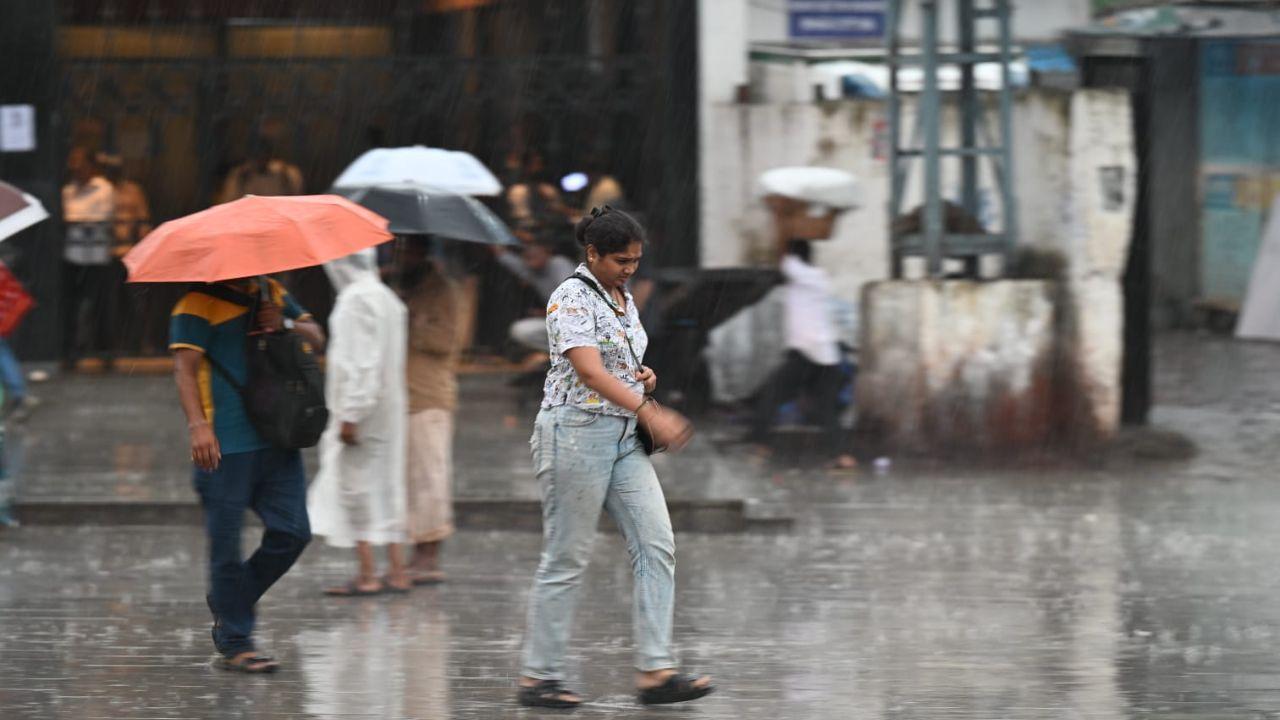 The maximum temperature was recorded at 32 degrees Celsius and the minimum at 27 degrees Celsius The maximum temperature was recorded at 32 degrees Celsius and the minimum at 27 degrees Celsius