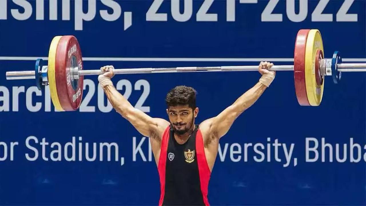 Raja Muthupandi
India's Raja Muthupandi secured a silver medal in the men's 65 kg weightlifting&nbsp;event. The 26-year-old finished with a combined total of 286 kg, lifting 126 kg in the snatch and 160 kg in the clean and jerk to secure second place on the podium (Pic: X/@TheKhelIndia)