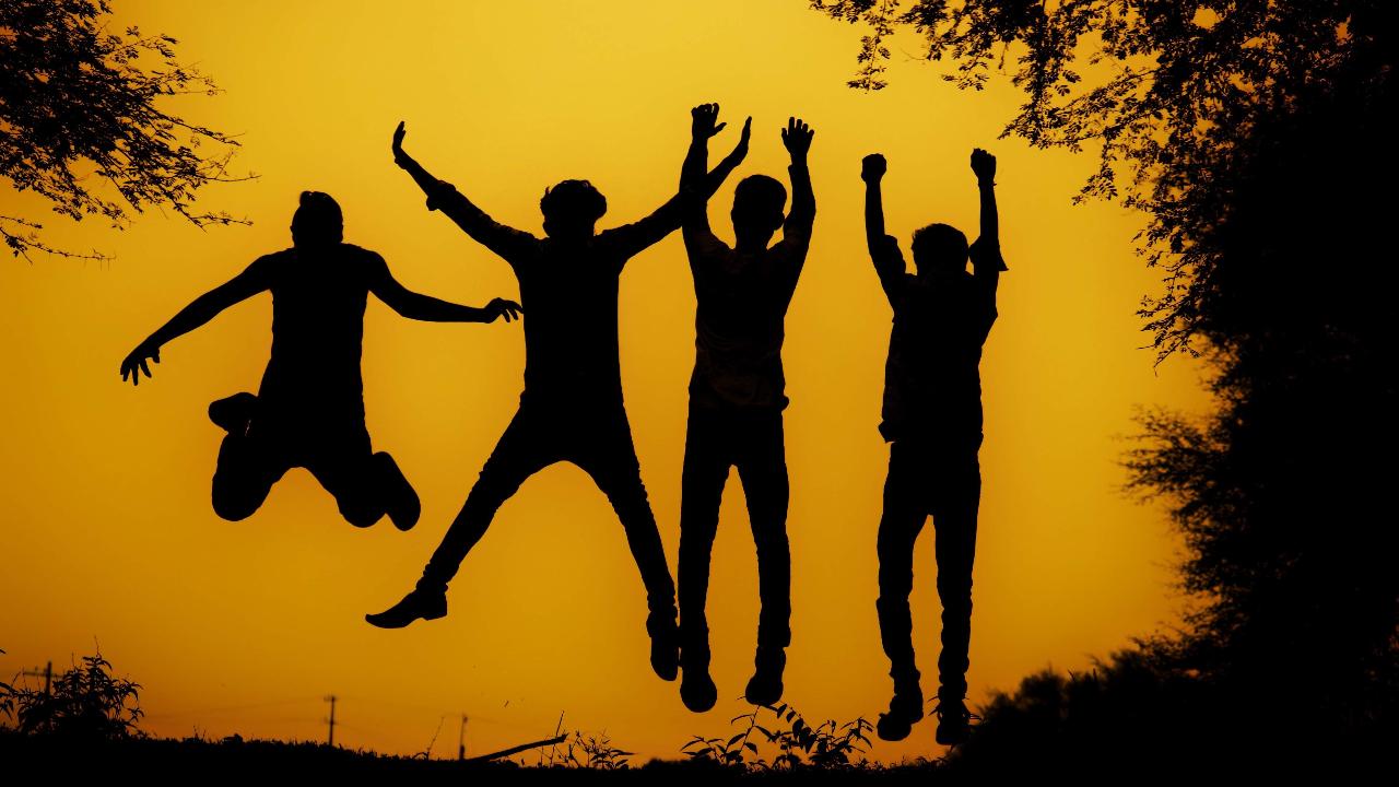 Socialise with your inside jokesSOCIAL will celebrate Friendship Day across all its outlets in India with The Group Chat Name-Off, an all-day contest inviting groups of three or more to reveal the funniest, strangest or most ridiculous name in their WhatsApp group chat.
To participate, guests visiting SOCIAL in groups of three or more can show their group chat name to the team at the outlet. Entries will be collected from across the country, following which the 20 most ridiculous group chat names will be selected. Each winning group will receive fun merchandise to share among the gang.
From August 1 to 14, there will also be special prices on select pours will be available across all SOCIAL outlets, and contests, events, giveaways and offers for everybody to indulge in this time.
Where: : Khar SOCIAL, Chembur SOCIAL, Vikhroli SOCIAL, Bengaluru - Koramangala SOCIAL, JP Nagara SOCIAL, Kolkata – Park Street SOCIAL and Hyderabad - Mindspace SOCIAL, along with six community-led experiences across Mumbai – Khar SOCIAL, Bengaluru – JP Nagara SOCIAL, Gurgaon – IFC SOCIAL, Kolkata - Park Street SOCIAL, Chandigarh - Sector 07 SOCIAL and Hyderabad - Mindspace SOCIALWhen: August 2 Socialise with your inside jokesSOCIAL will celebrate Friendship Day across all its outlets in India with The Group Chat Name-Off, an all-day contest inviting groups of three or more to reveal the funniest, strangest or most ridiculous name in their WhatsApp group chat.
To participate, guests visiting SOCIAL in groups of three or more can show their group chat name to the team at the outlet. Entries will be collected from across the country, following which the 20 most ridiculous group chat names will be selected. Each winning group will receive fun merchandise to share among the gang.
From August 1 to 14, there will also be special prices on select pours will be available across all SOCIAL outlets, and contests, events, giveaways and offers for everybody to indulge in this time.
Where: : Khar SOCIAL, Chembur SOCIAL, Vikhroli SOCIAL, Bengaluru - Koramangala SOCIAL, JP Nagara SOCIAL, Kolkata – Park Street SOCIAL and Hyderabad - Mindspace SOCIAL, along with six community-led experiences across Mumbai – Khar SOCIAL, Bengaluru – JP Nagara SOCIAL, Gurgaon – IFC SOCIAL, Kolkata - Park Street SOCIAL, Chandigarh - Sector 07 SOCIAL and Hyderabad - Mindspace SOCIALWhen: August 2