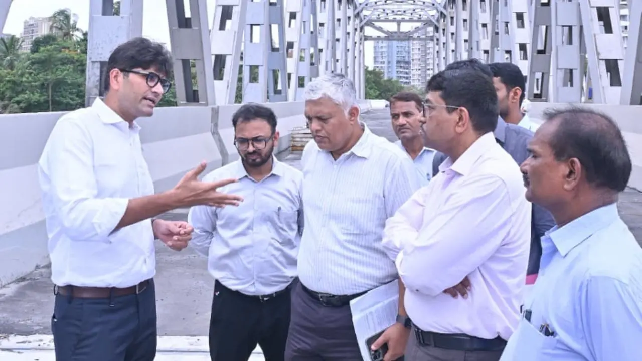 Mumbai's traffic relief plan: BMC fixes deadlines for Vidyavihar and Mankhurd flyovers; check dates here Additional civic commissioner Abhijit Bangar directed the project authorities to complete both arms of the Mankhurd-Maharashtra Nagar flyover project by May 31, 2027. PIC/BMC