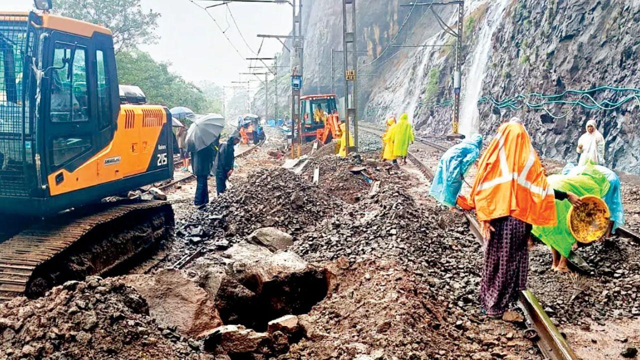 CR restores second line on Mumbai-Pune route, Deccan Queen to resume on July 16 Karjat-Lonavala Down line restored (File pic)