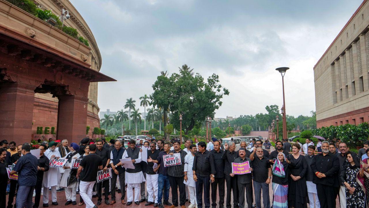 A slew of Congress MPs hit out at the government over unleashing police force on the protesting lawmakers and forcibly escorting them out in vans and buses