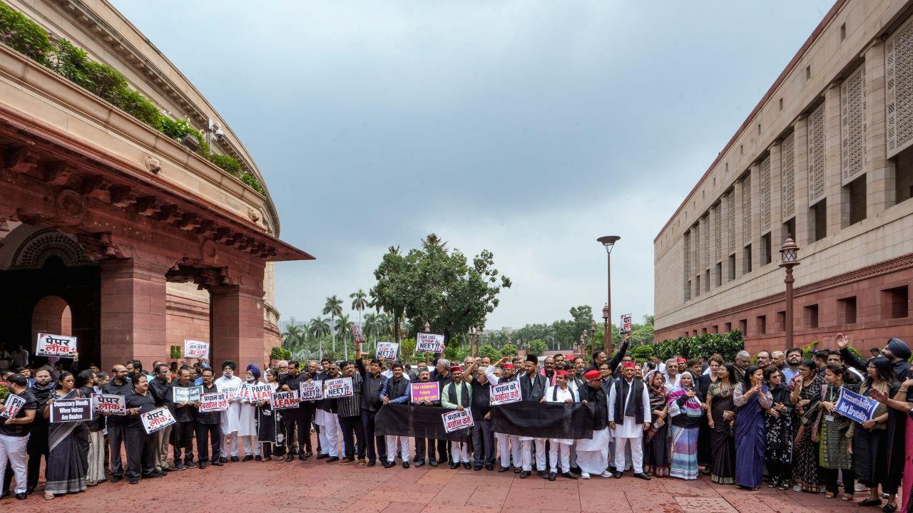 Earlier on Tuesday, Congress MPs Rahul Gandhi and Priyanka Gandhi, along with several other leaders, were detained by Delhi Police over the party's protest at Lok Kalyan Marg and were later released from detention.&nbsp;