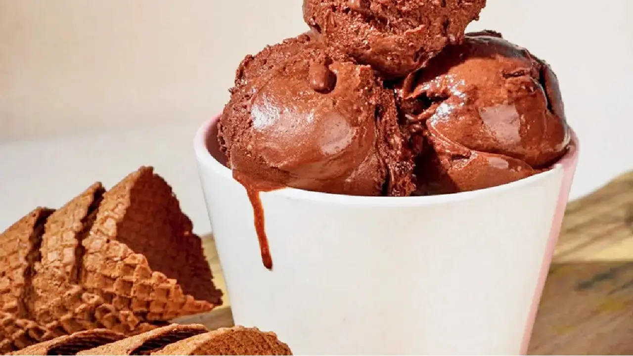 For the guilty pleasure
Looking for a guilt-free chocolate fix? This plant-based chocolate gelato is creamy, intensely chocolatey, and made entirely of natural ingredients.(Pic courtesy/Nomou)
At Nomou, Bombay Dyeing Compound, near Siddhivinayak Temple, Prabhadevi. Call 7666586430Cost Rs 525 for Rs 500 gms
For the guilty pleasure
Looking for a guilt-free chocolate fix? This plant-based chocolate gelato is creamy, intensely chocolatey, and made entirely of natural ingredients.(Pic courtesy/Nomou)
At Nomou, Bombay Dyeing Compound, near Siddhivinayak Temple, Prabhadevi. Call 7666586430Cost Rs 525 for Rs 500 gms
